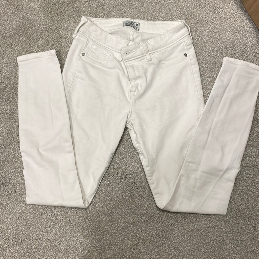Abercrombie & Fitch white jeans